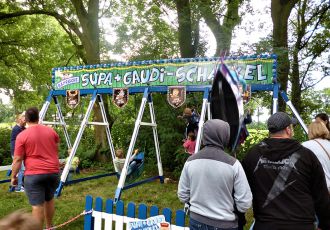 Schaukel auf dem Kinderfest