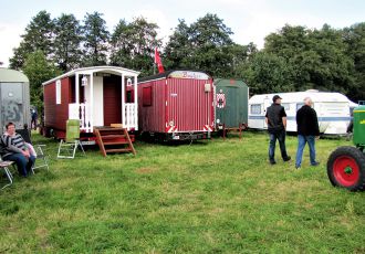Alte Anhänger